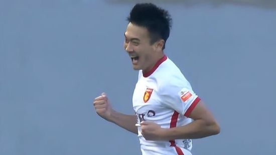结合两队实力和近况来分析，本场比赛看好AC米兰客场剑指三分。